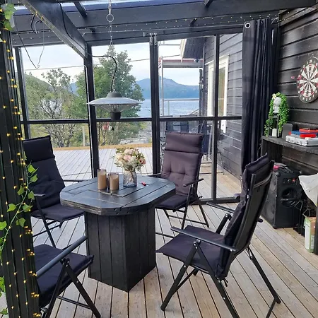 Costa Del Dyrsfjorden Karlsøy